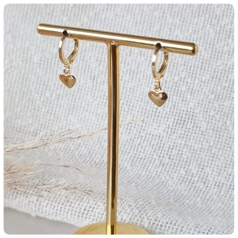 Brinco dourado pingente coração