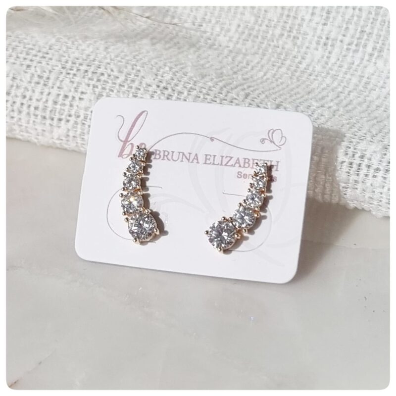 Brinco dourado ear cuff com zircônias