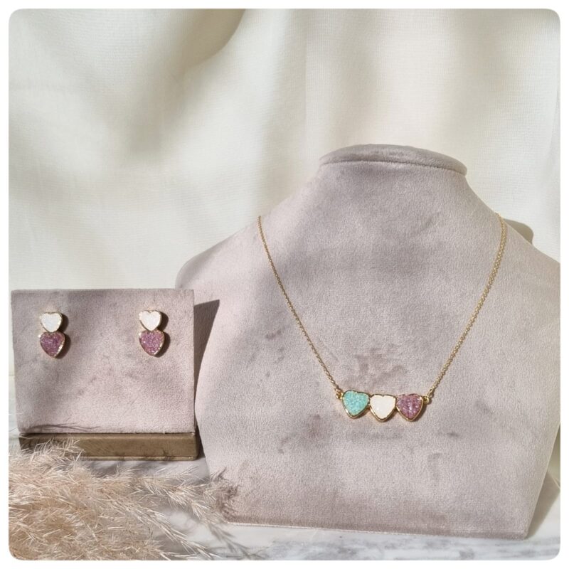Conjunto dourado pedra natural 3 corações