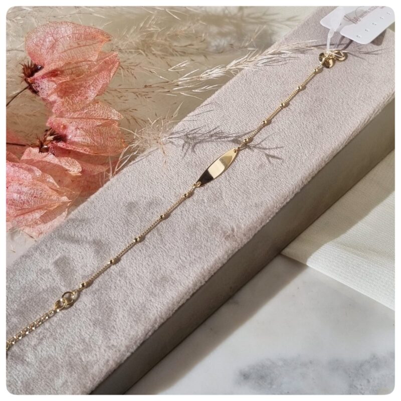 Pulseira infantil com plaquinha e bolinhas