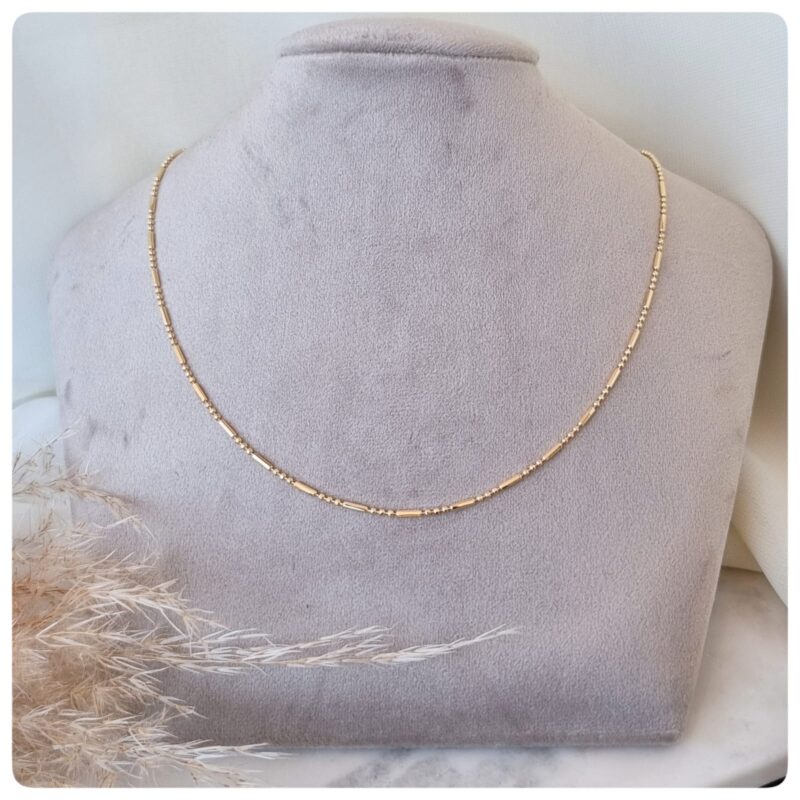 Choker com caninhos e bolinhas